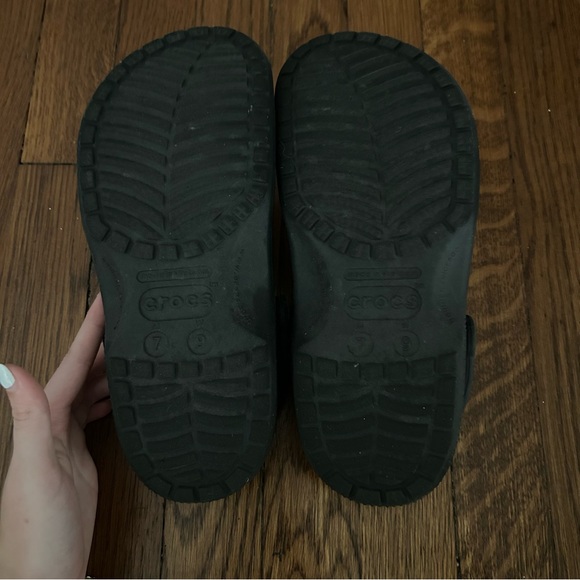 Black crocs M7 W9 - Picture 4 of 4